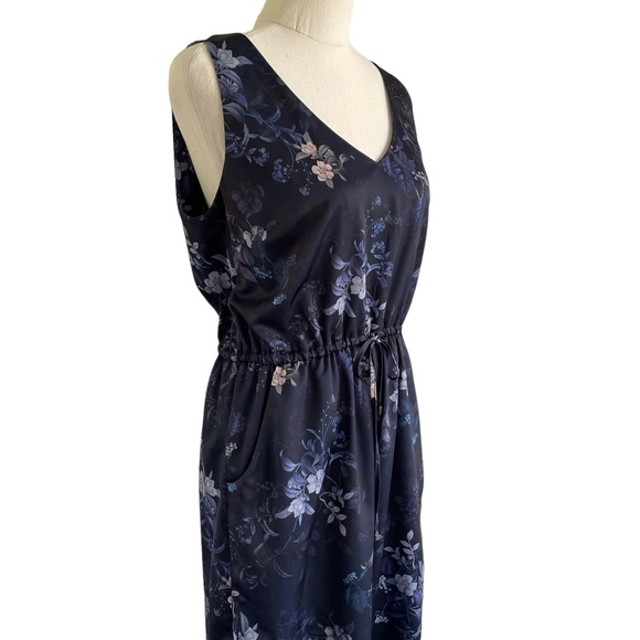 DECJUBA Sz8 Navy with blue toned floral design dress with elastic waist with tie - Picture 5 of 12